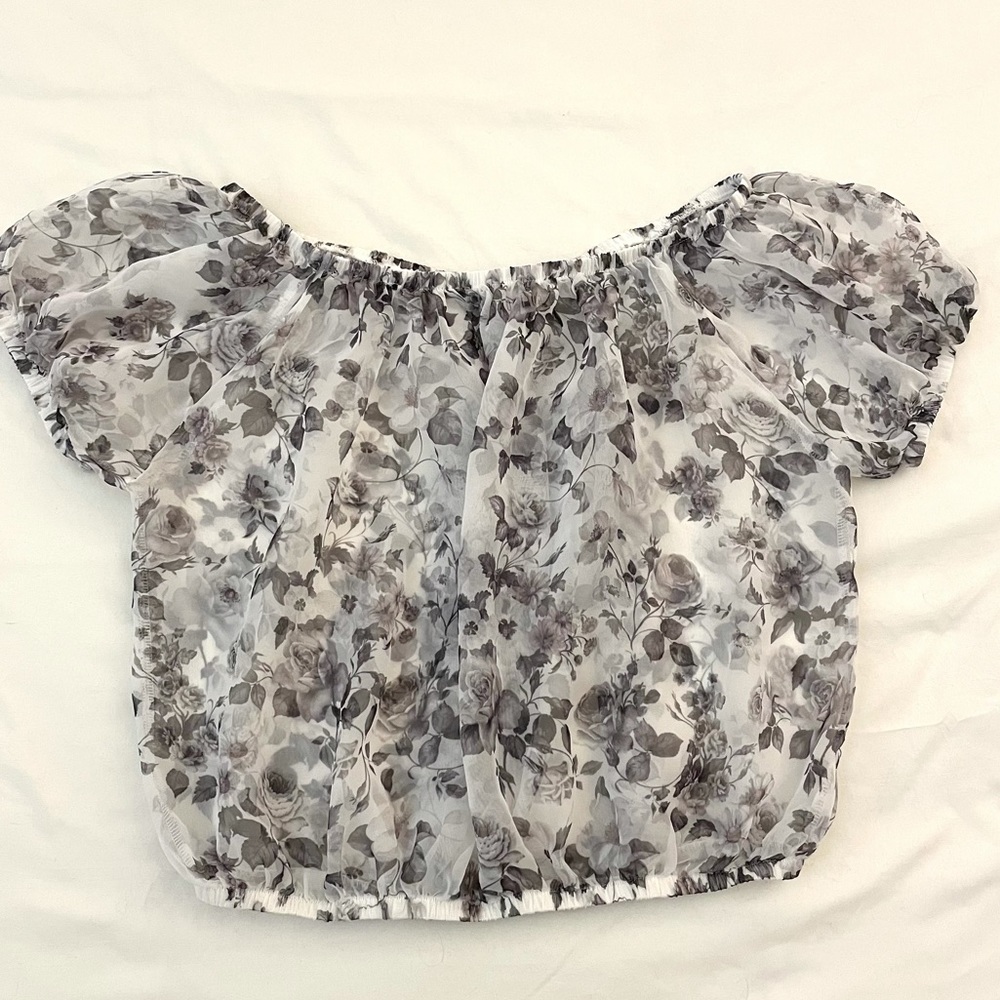 🍓4 for $20🍓 Mesh flowered shirt